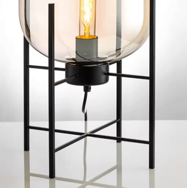 Nordic Four-Legged Lamp